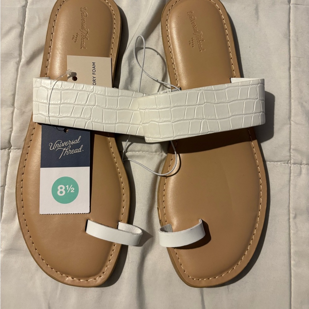 Universal Thread White Sandals Size 8.5